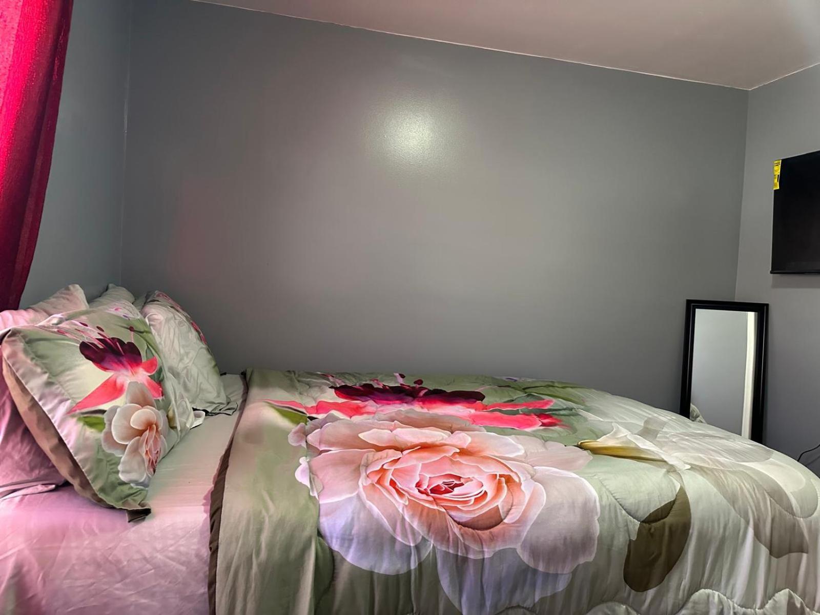 Divine Villa Guest House 65 Sherman 6Mins To Airport And 4Mins To Penn Station 뉴어크 외부 사진